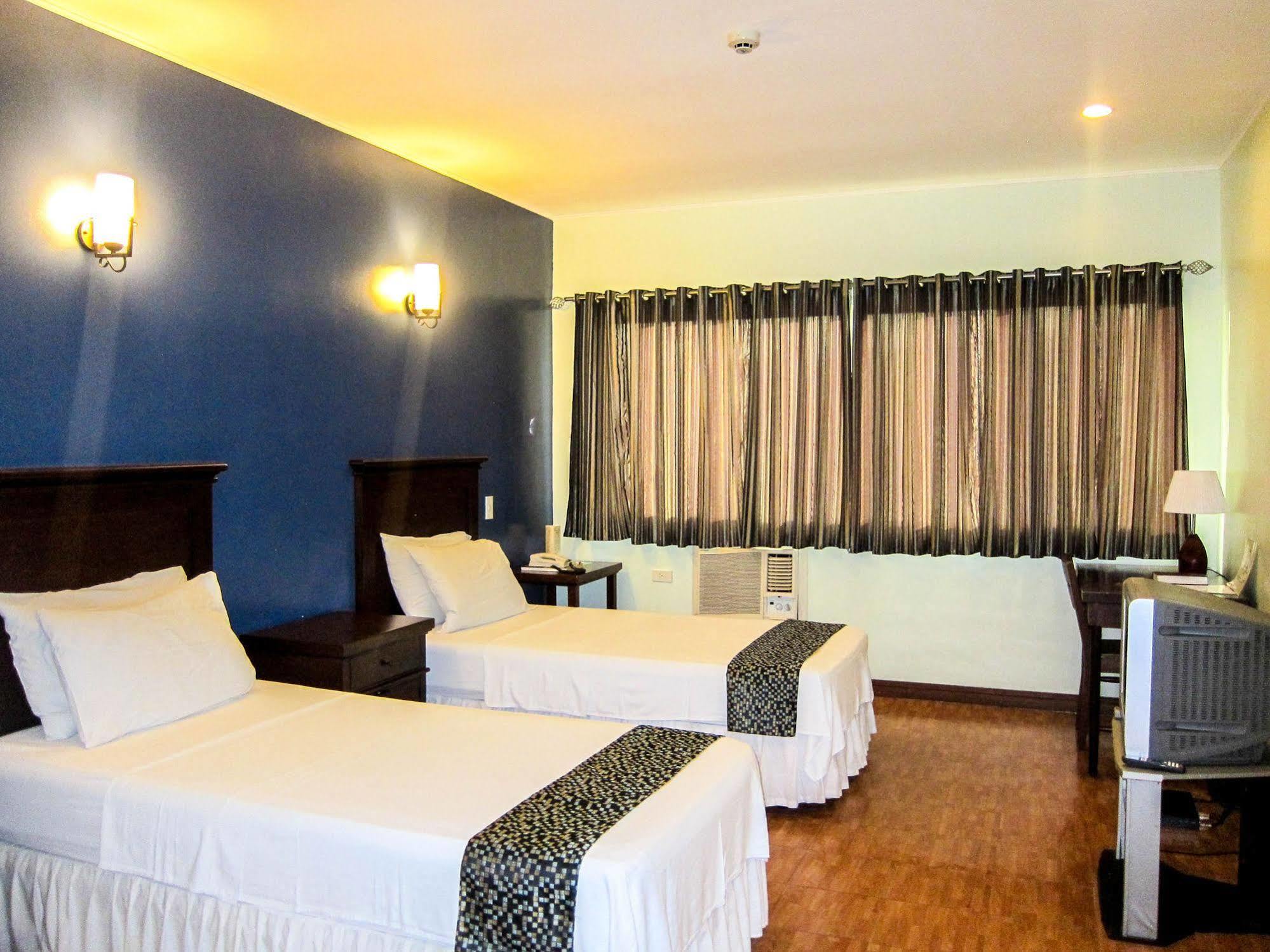 Oftana Suites Mandaue City Ngoại thất bức ảnh