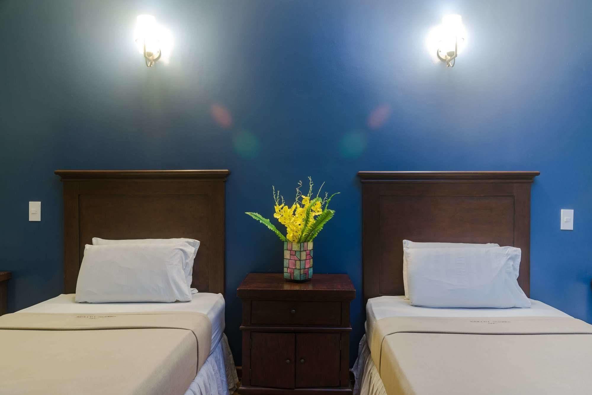 Oftana Suites Mandaue City Ngoại thất bức ảnh