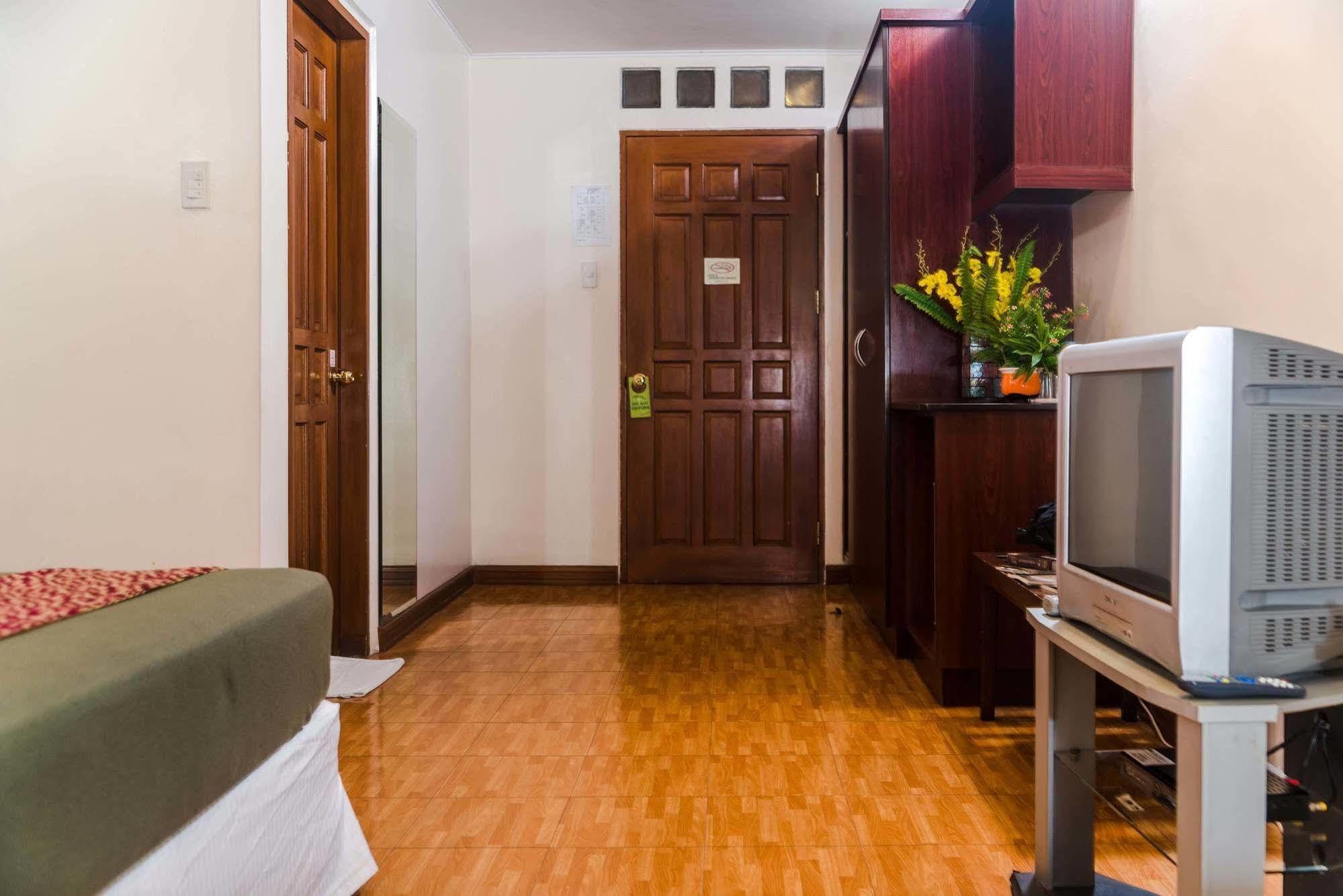 Oftana Suites Mandaue City Ngoại thất bức ảnh