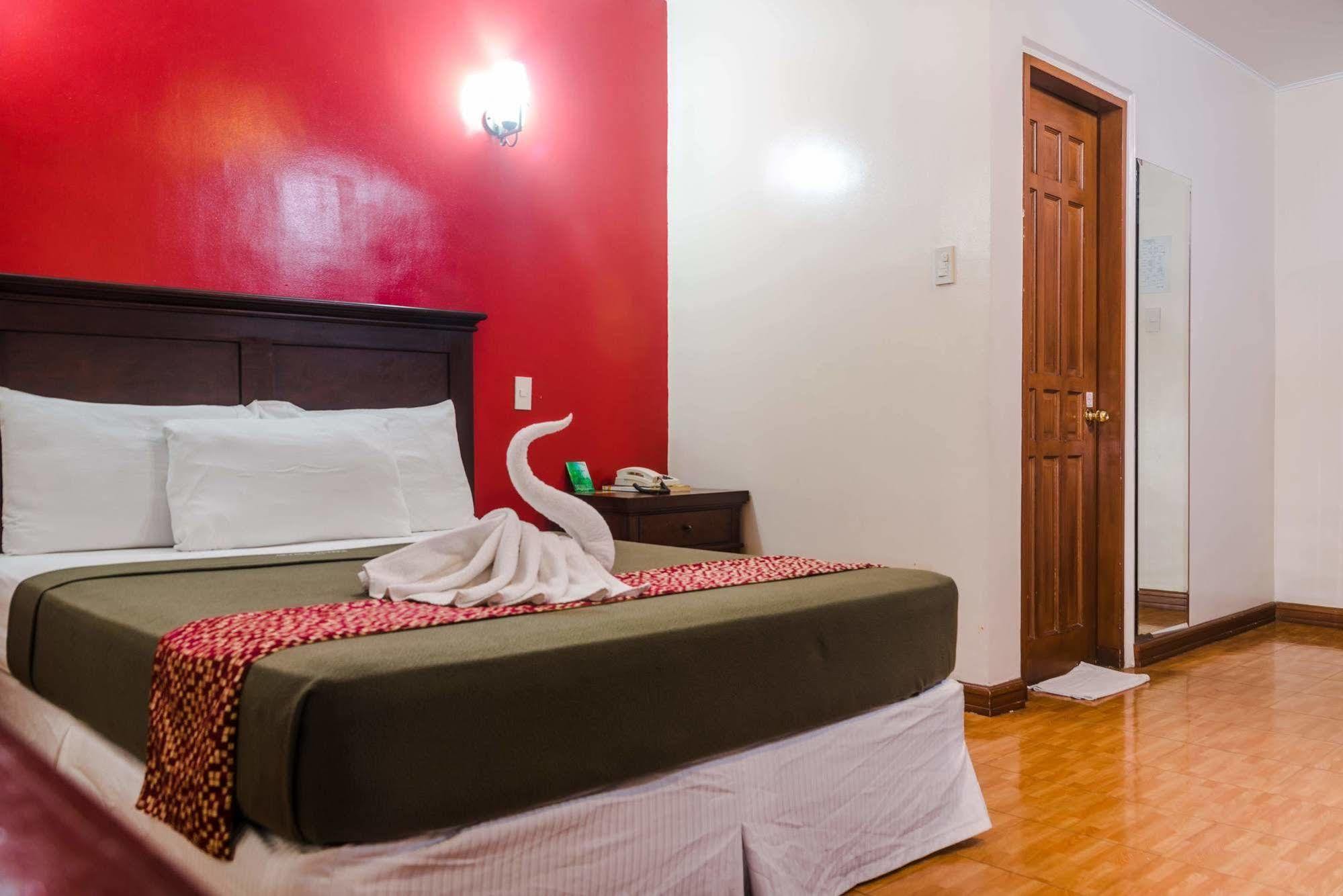 Oftana Suites Mandaue City Ngoại thất bức ảnh